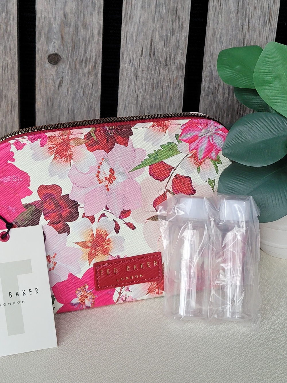 Ted Baker Half Moon Textured Pressed Flowers Print Pink Multi Cosmetic Case - Picture 6 of 11